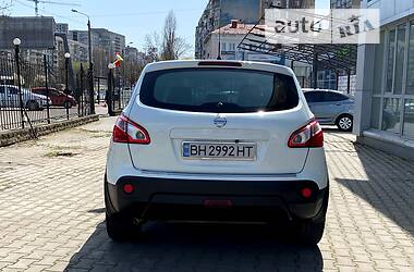 Позашляховик / Кросовер Nissan Qashqai 2013 в 