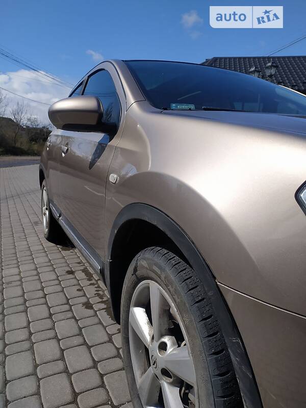 Минивэн Nissan Qashqai 2008 в Литине