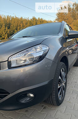 Універсал Nissan Qashqai 2012 в Луцьку