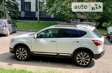 Позашляховик / Кросовер Nissan Qashqai 2011 в 