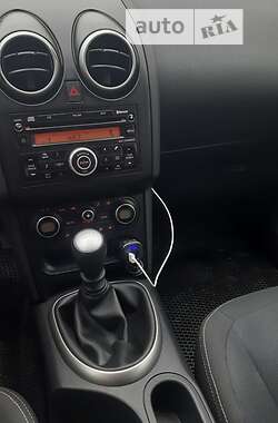 Позашляховик / Кросовер Nissan Qashqai 2010 в  фото 13 Позашляховик / Кросовер Nissan Qashqai 2010 в