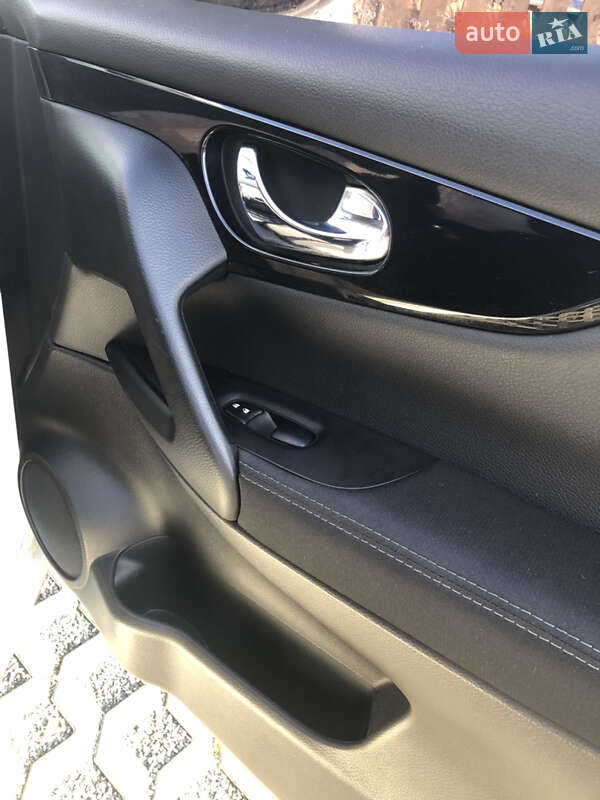 Внедорожник / Кроссовер Nissan Qashqai 2015 в Киеве