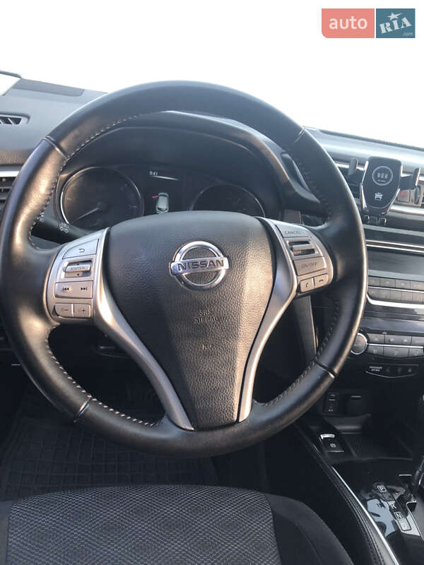 Внедорожник / Кроссовер Nissan Qashqai 2015 в Киеве