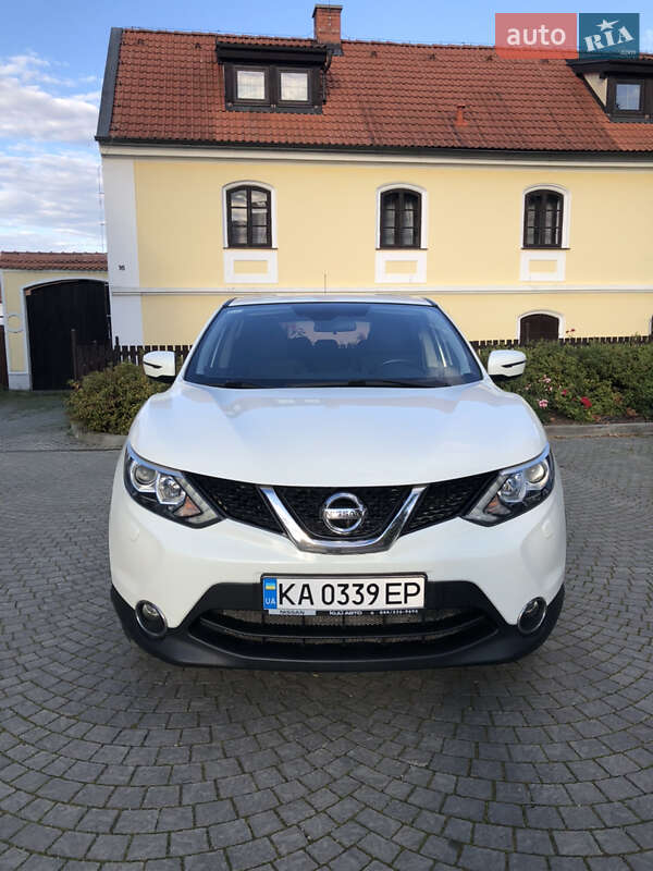 Внедорожник / Кроссовер Nissan Qashqai 2015 в Киеве