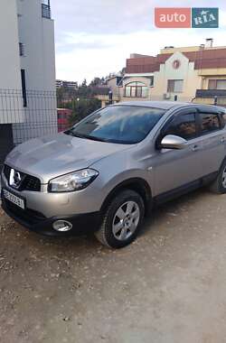 Внедорожник / Кроссовер Nissan Qashqai 2010 в 