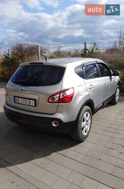 Внедорожник / Кроссовер Nissan Qashqai 2010 в 