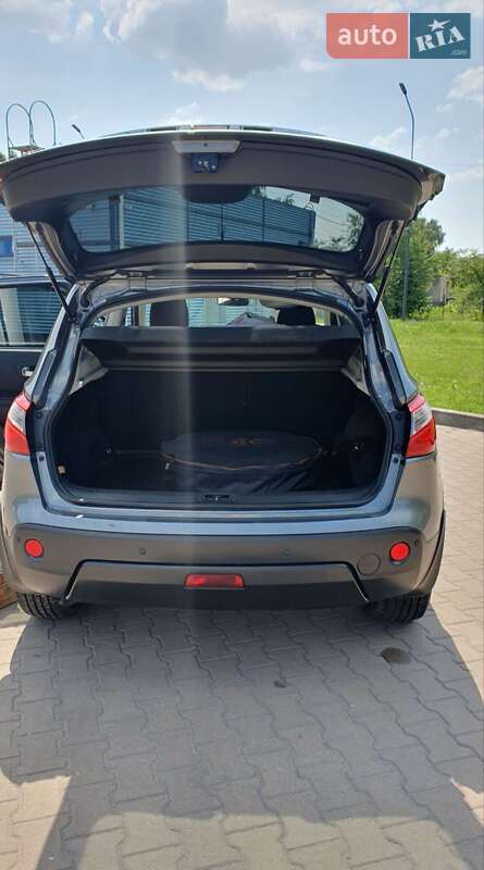 Позашляховик / Кросовер Nissan Qashqai 2011 в Житомирі