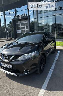 Позашляховик / Кросовер Nissan Qashqai 2015 в Луцьку