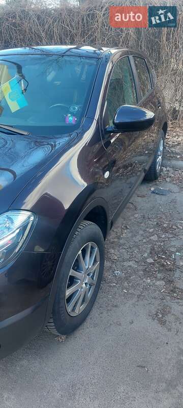 Внедорожник / Кроссовер Nissan Qashqai 2010 в Черновцах