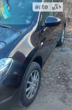 Позашляховик / Кросовер Nissan Qashqai 2010 в Володимир-Волинському