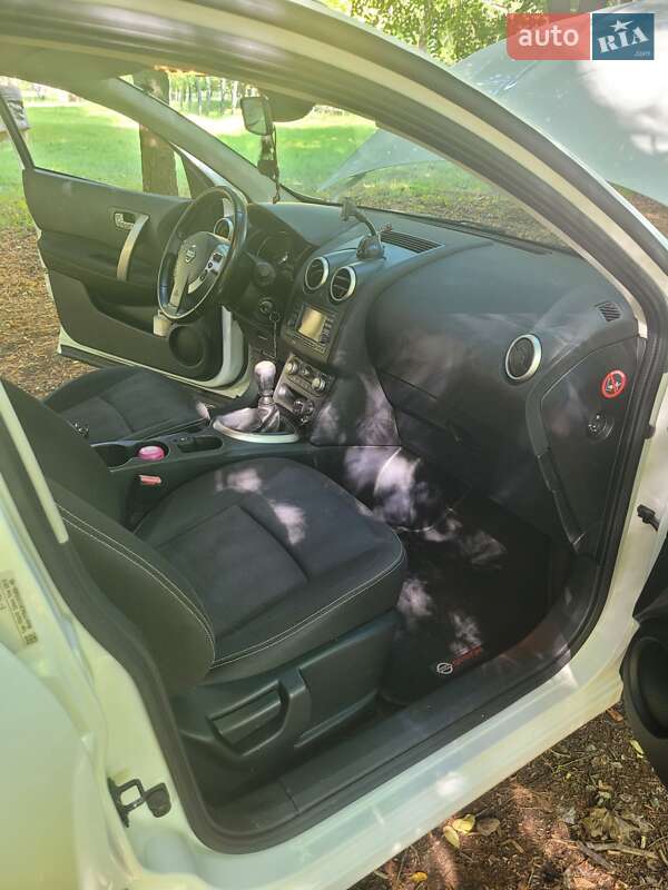 Внедорожник / Кроссовер Nissan Qashqai 2012 в Ямполе