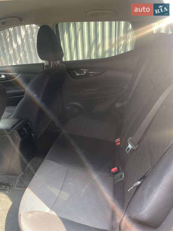 Позашляховик / Кросовер Nissan Qashqai 2016 в Костопілі фото 38 Позашляховик / Кросовер Nissan Qashqai 2016 в Костопілі