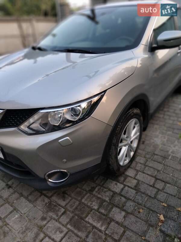 Внедорожник / Кроссовер Nissan Qashqai 2016 в Ивано-Франковске