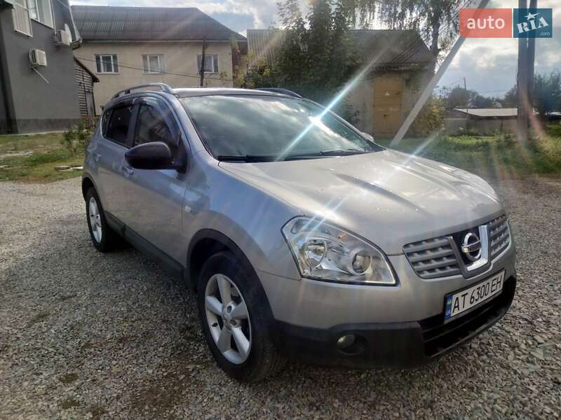 Позашляховик / Кросовер Nissan Qashqai 2010 в Івано-Франківську