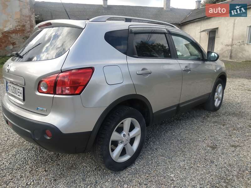 Позашляховик / Кросовер Nissan Qashqai 2010 в Івано-Франківську