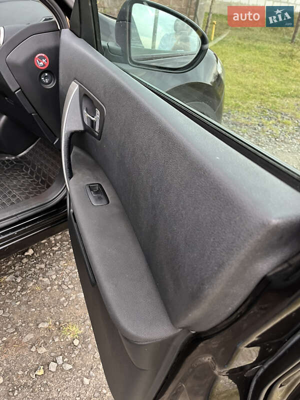 Внедорожник / Кроссовер Nissan Qashqai 2012 в Ровно