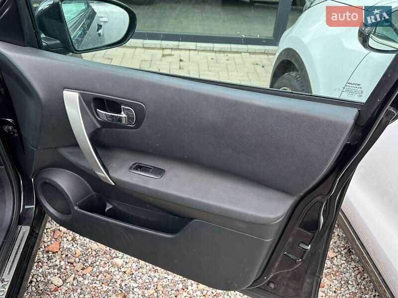 Позашляховик / Кросовер Nissan Qashqai 2011 в Києві