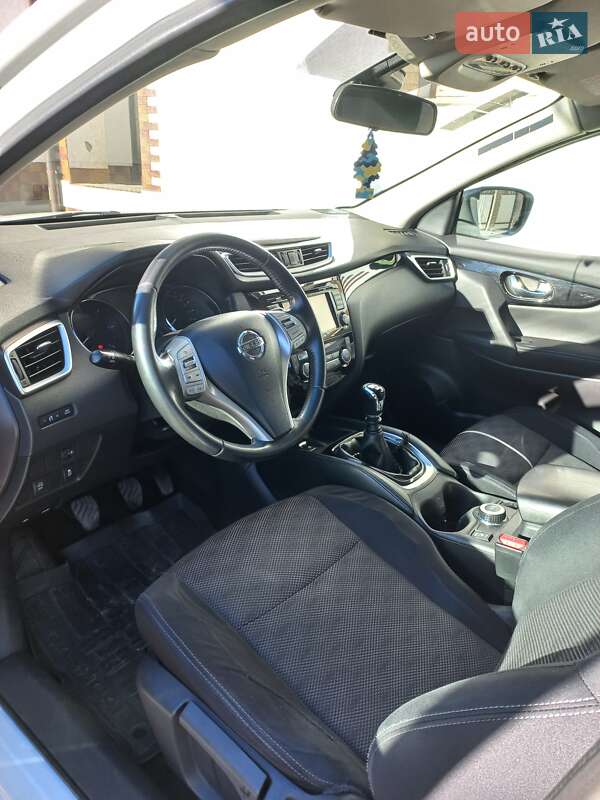 Внедорожник / Кроссовер Nissan Qashqai 2017 в Черновцах
