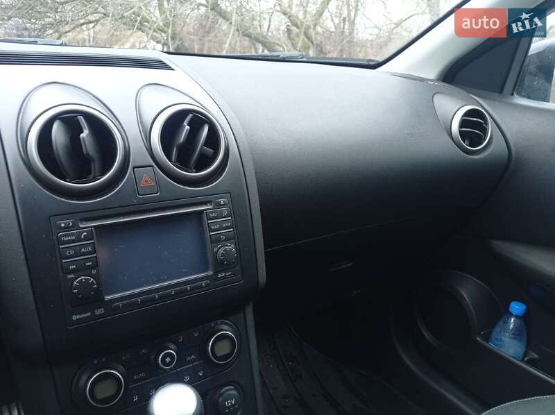 Позашляховик / Кросовер Nissan Qashqai 2010 в Харкові
