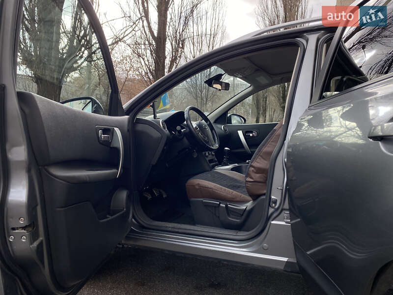 Позашляховик / Кросовер Nissan Qashqai 2011 в Києві