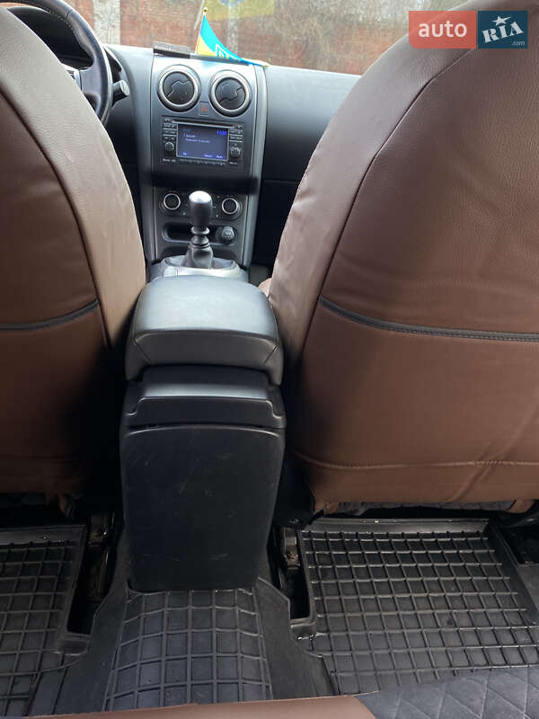Позашляховик / Кросовер Nissan Qashqai 2011 в Києві