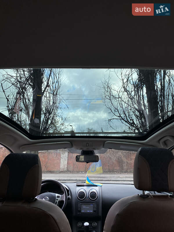 Позашляховик / Кросовер Nissan Qashqai 2011 в Києві