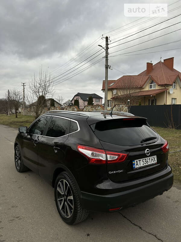 Внедорожник / Кроссовер Nissan Qashqai 2016 в Ивано-Франковске