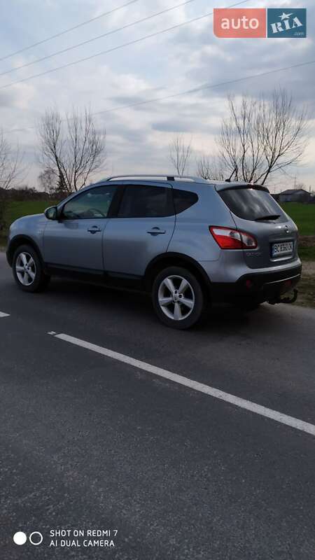 Позашляховик / Кросовер Nissan Qashqai 2010 в Стрию