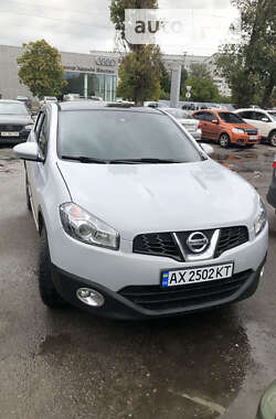 Позашляховик / Кросовер Nissan Qashqai 2012 в Малині