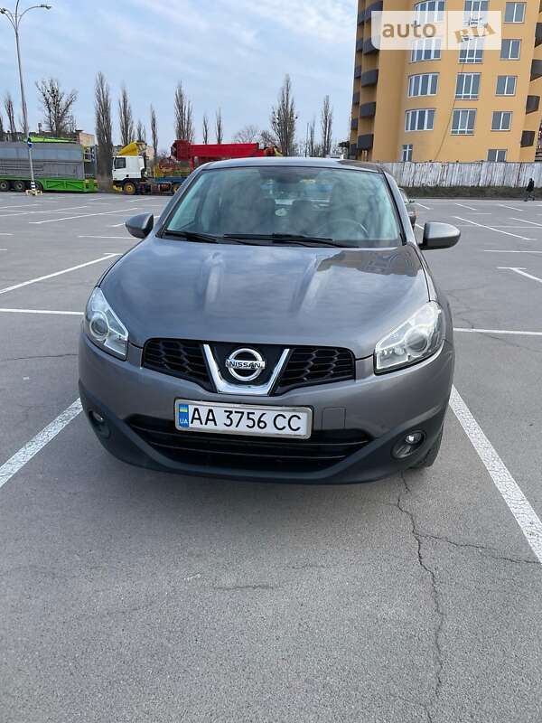 Внедорожник / Кроссовер Nissan Qashqai 2013 в Каменец-Подольском