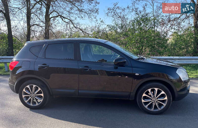 Позашляховик / Кросовер Nissan Qashqai 2009 в Рівному