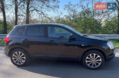 Внедорожник / Кроссовер Nissan Qashqai 2009 в 