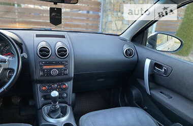 Внедорожник / Кроссовер Nissan Qashqai 2010 в Стрые