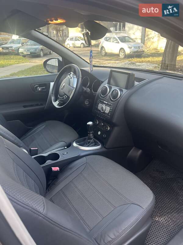 Позашляховик / Кросовер Nissan Qashqai 2009 в Львові