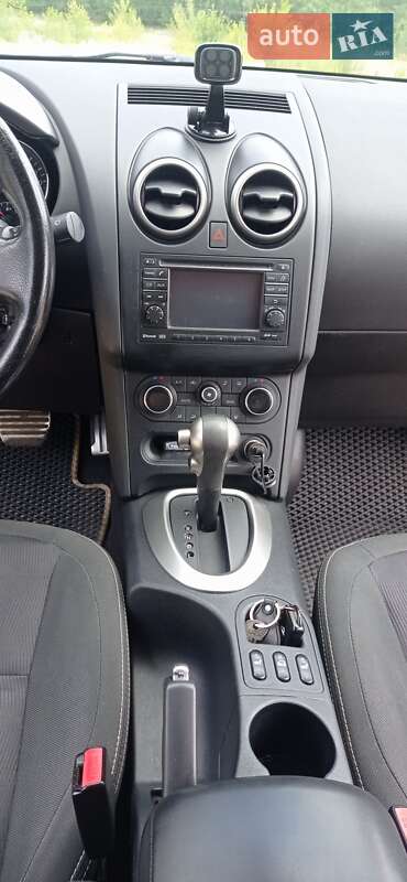 Позашляховик / Кросовер Nissan Qashqai 2012 в Олевську