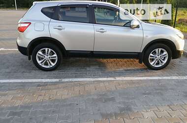 Внедорожник / Кроссовер Nissan Qashqai 2013 в Стрые