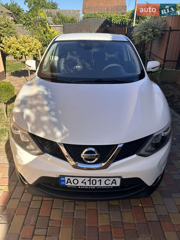 Внедорожник / Кроссовер Nissan Qashqai 2015 в Ужгороде