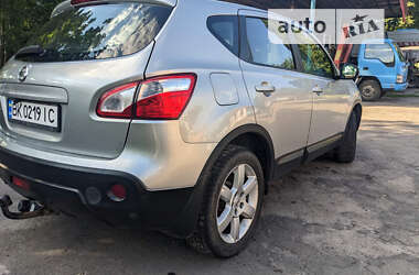 Позашляховик / Кросовер Nissan Qashqai 2010 в Рівному