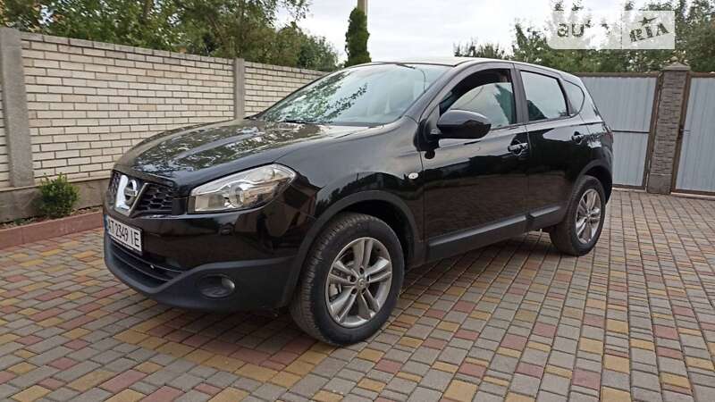 Позашляховик / Кросовер Nissan Qashqai 2010 в Івано-Франківську