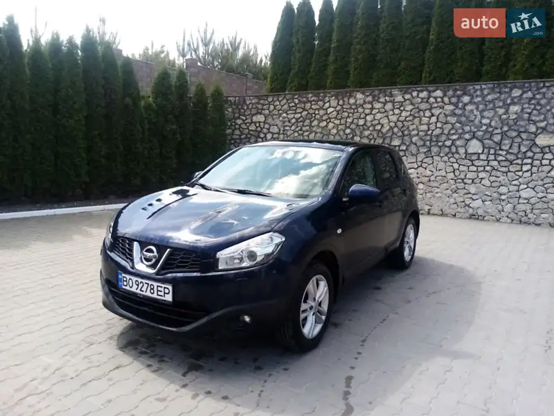 Позашляховик / Кросовер Nissan Qashqai 2011 в 