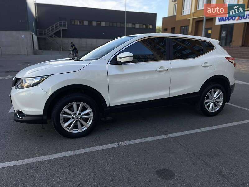 Внедорожник / Кроссовер Nissan Qashqai 2016 в Софиевской Борщаговке