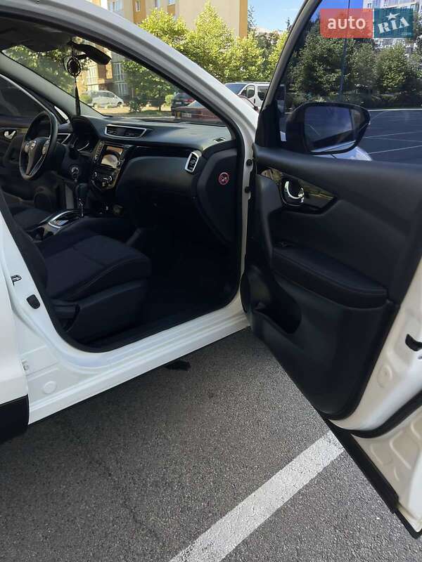 Внедорожник / Кроссовер Nissan Qashqai 2016 в Софиевской Борщаговке