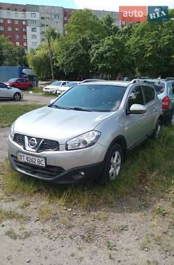 Внедорожник / Кроссовер Nissan Qashqai 2012 в 