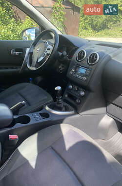 Внедорожник / Кроссовер Nissan Qashqai 2012 в 