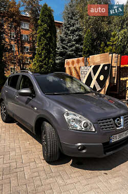 Внедорожник / Кроссовер Nissan Qashqai 2009 в 