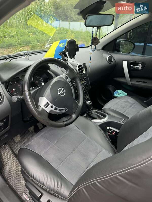 Позашляховик / Кросовер Nissan Qashqai 2008 в Сторожинці