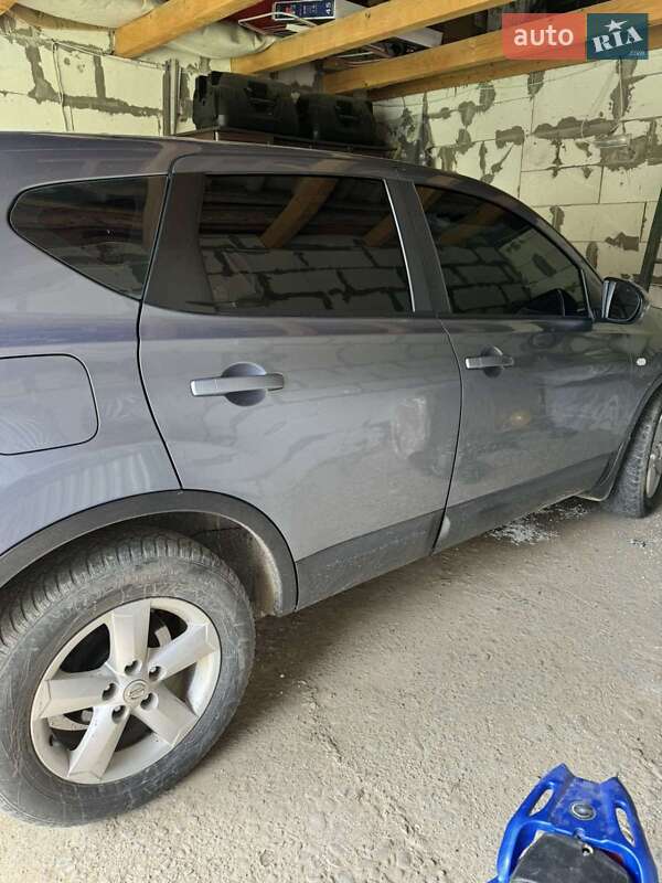Позашляховик / Кросовер Nissan Qashqai 2008 в Сторожинці