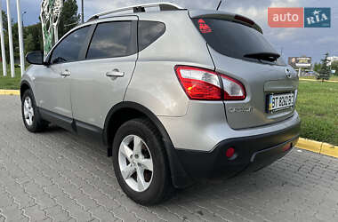Внедорожник / Кроссовер Nissan Qashqai 2012 в 