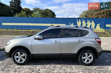 Внедорожник / Кроссовер Nissan Qashqai 2012 в 