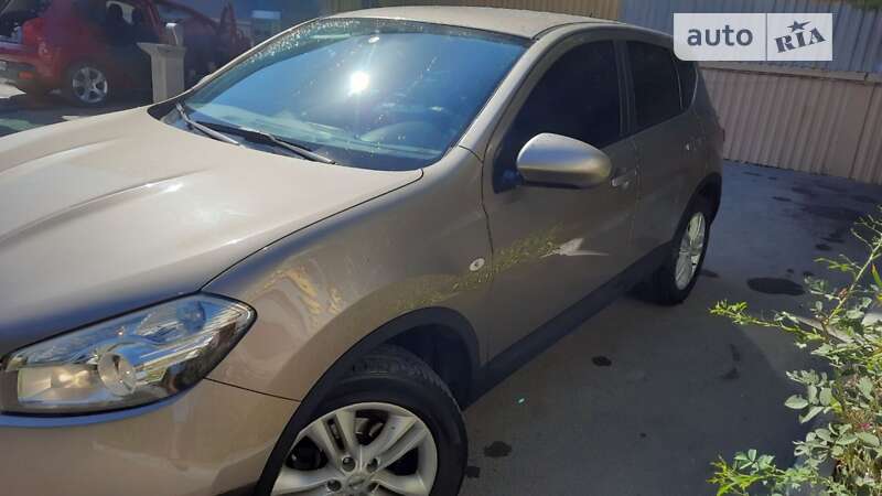 Внедорожник / Кроссовер Nissan Qashqai 2012 в Каменец-Подольском